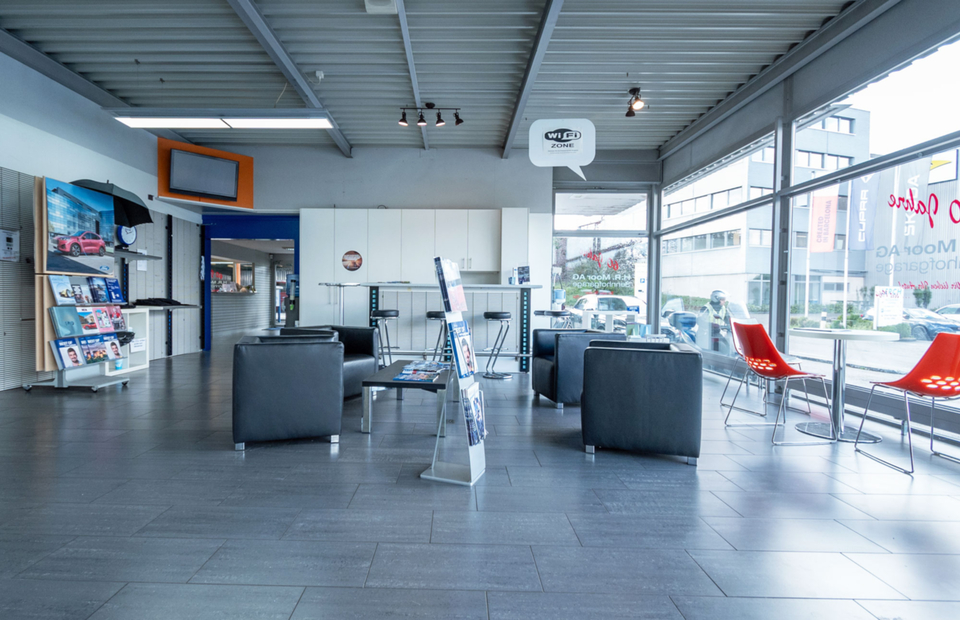 2025-Garage-Moor-Showroon.jpg